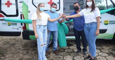 SOLENIDADE DE ENTREGA DA NOVA AMBULÂNCIA SOLENIDADE DE ENTREGA DA NOVA AMBULÂNCIA