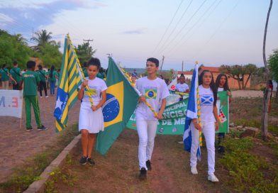 Desfile cívico no Povoado Barrinha.
